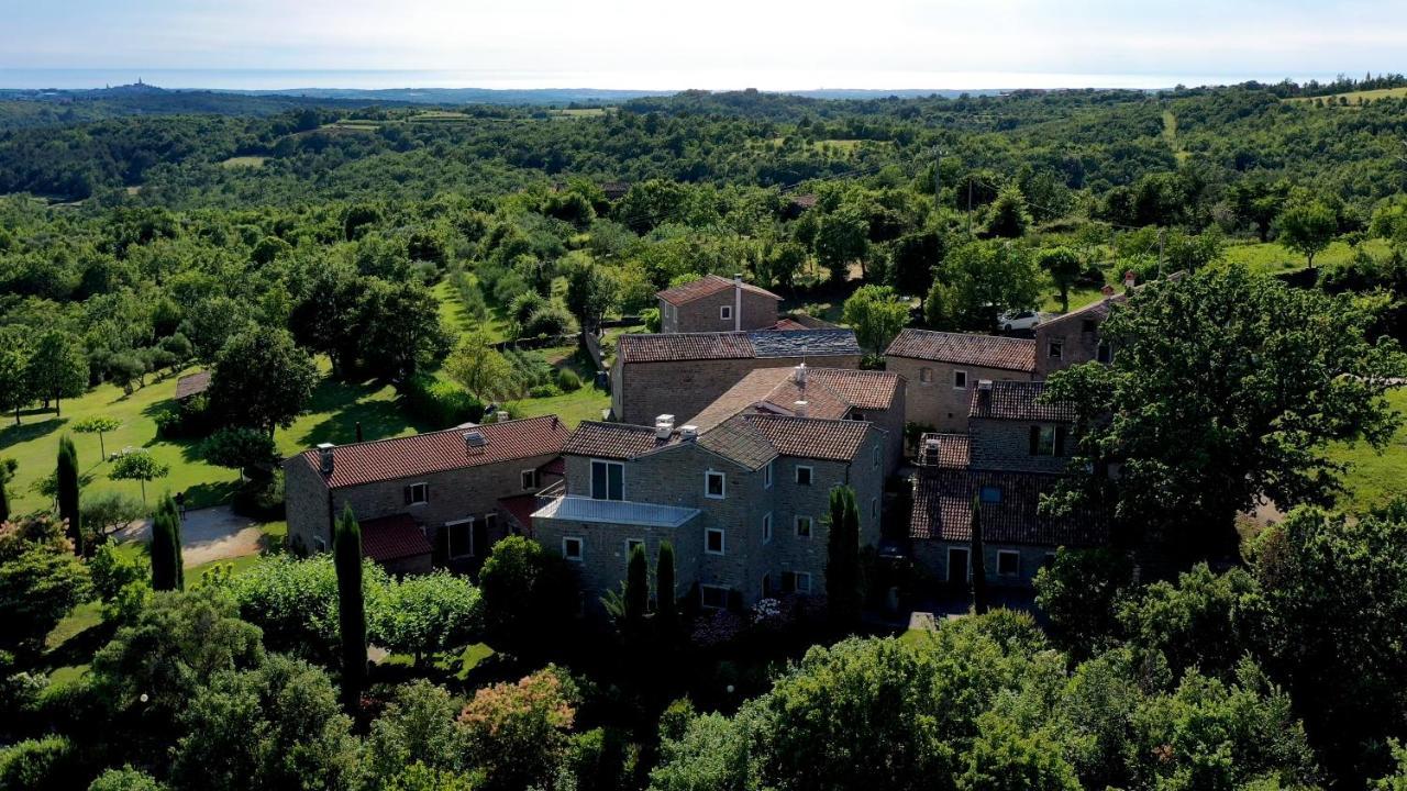 Bed and Breakfast Adq Abbraccio Della Quercia Buje Exterior foto